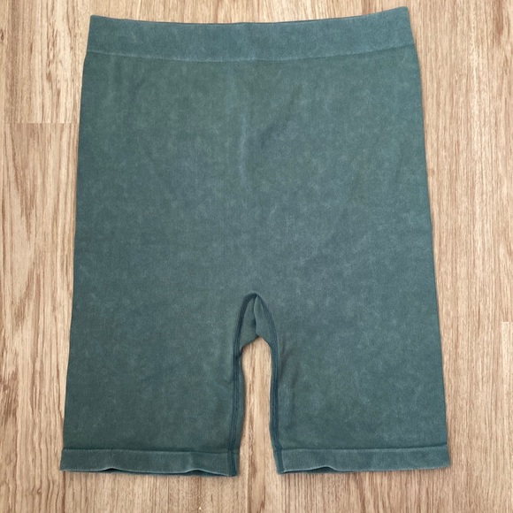 H&M Ribbed Biker Shorts - Picture 1 of 3